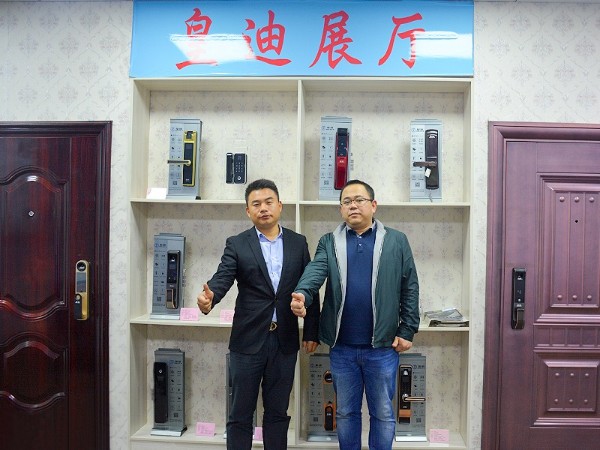 深思熟慮、共展宏圖：祝賀崔先生簽約皇迪西寧經(jīng)銷商